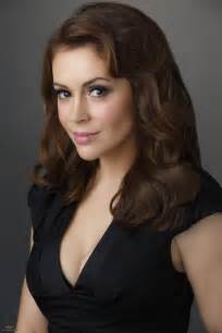 Alyssa Milano and the Book of Shadows. Alyssa Milano is the daughter of Italian-American parents Lin, a fashion designer, and Tom M. Milano, a film music editor and boating enthusiast. She has a younger brother, Cory (born in 1982), who is also an actor. Milano was born in a working-class neighborhood in Brooklyn and grew up in a modest …. Alyssa milano